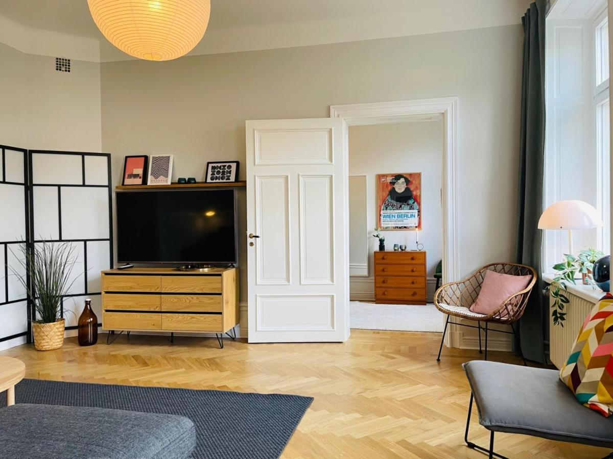 Cool And Light 2 Room Apartment In Sofo สต็อกโฮล์ม ภายนอก รูปภาพ