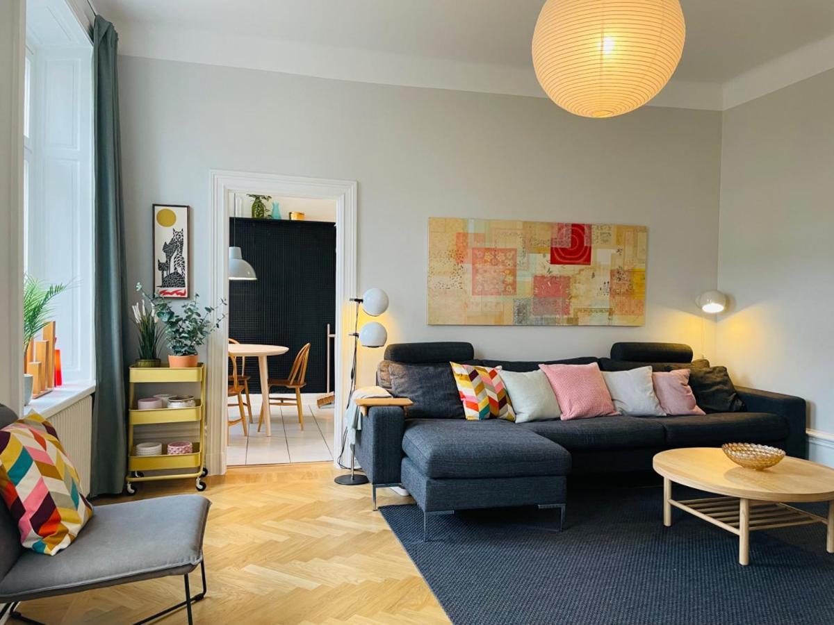 Cool And Light 2 Room Apartment In Sofo สต็อกโฮล์ม ภายนอก รูปภาพ