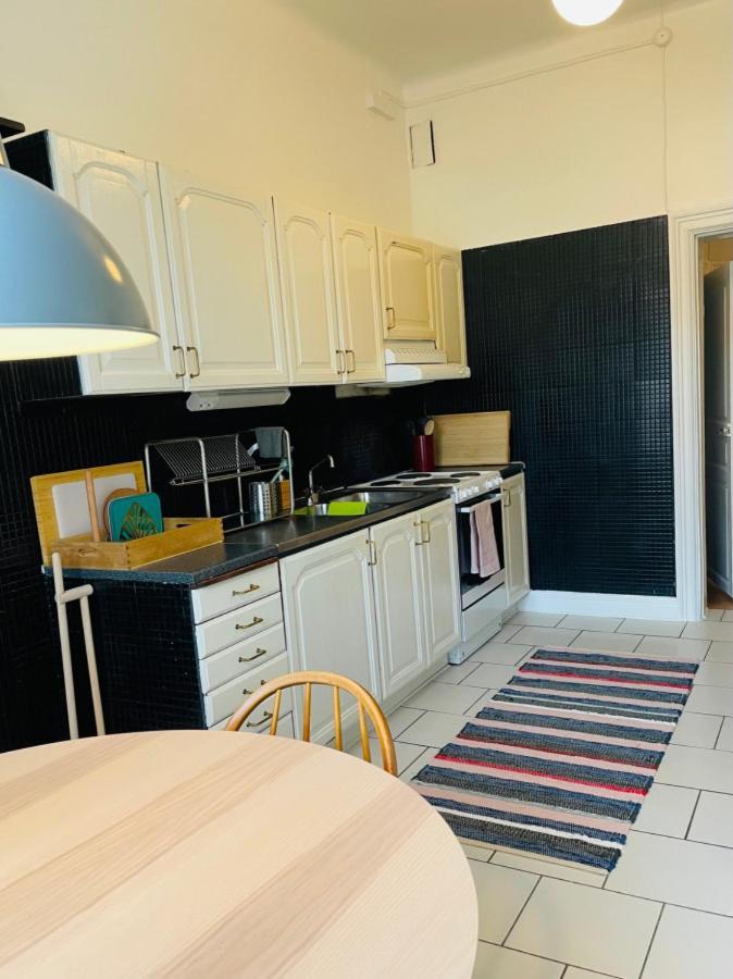 Cool And Light 2 Room Apartment In Sofo สต็อกโฮล์ม ภายนอก รูปภาพ