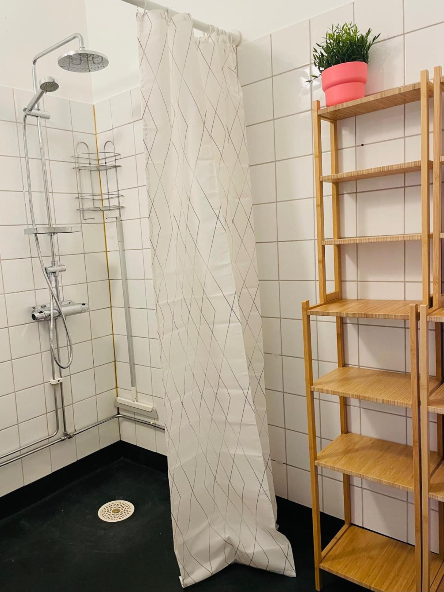 Cool And Light 2 Room Apartment In Sofo สต็อกโฮล์ม ภายนอก รูปภาพ